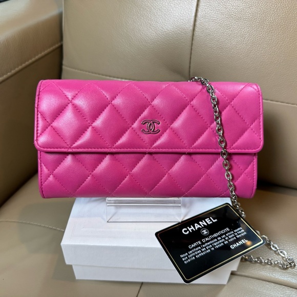 CHANEL Handbags - Chanel lambskin quilted flap wallet